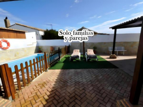 Casa con piscina privada solo familias y pareja